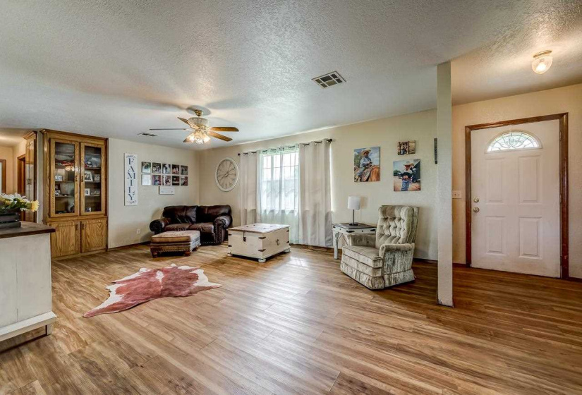 3 Bedrooms Bedrooms, ,2 BathroomsBathrooms,Residential,Single Family,99,1,132169
