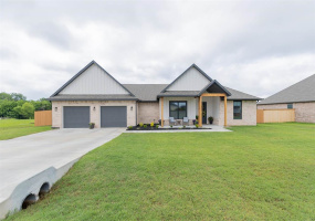 4 Bedrooms Bedrooms, ,2 BathroomsBathrooms,Residential,Single Family,Blanco Bend,1,132170