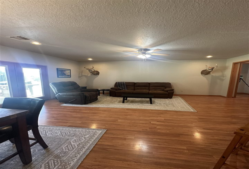 3 Bedrooms Bedrooms, ,2 BathroomsBathrooms,Residential,Single Family,122nd,1,132171