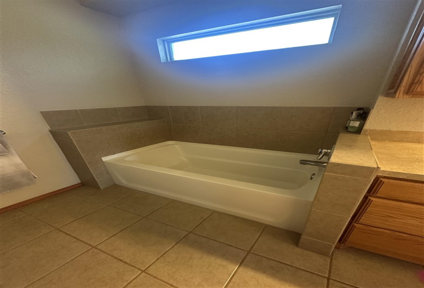 3 Bedrooms Bedrooms, ,2 BathroomsBathrooms,Residential,Single Family,122nd,1,132171