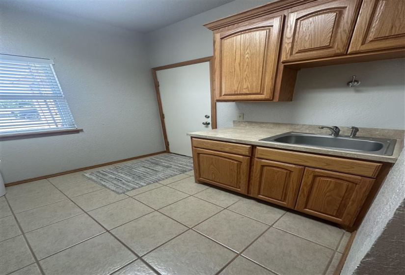 3 Bedrooms Bedrooms, ,2 BathroomsBathrooms,Residential,Single Family,122nd,1,132171