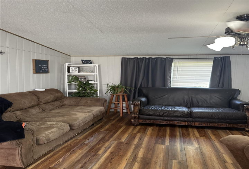 3 Bedrooms Bedrooms, ,2 BathroomsBathrooms,Residential,Mobile/manufactured Home,Oak Forrest,1,132173