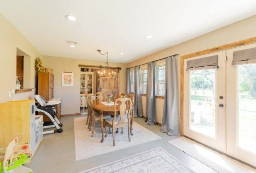 4 Bedrooms Bedrooms, ,2 BathroomsBathrooms,Residential,Single Family,Noble,1,132174