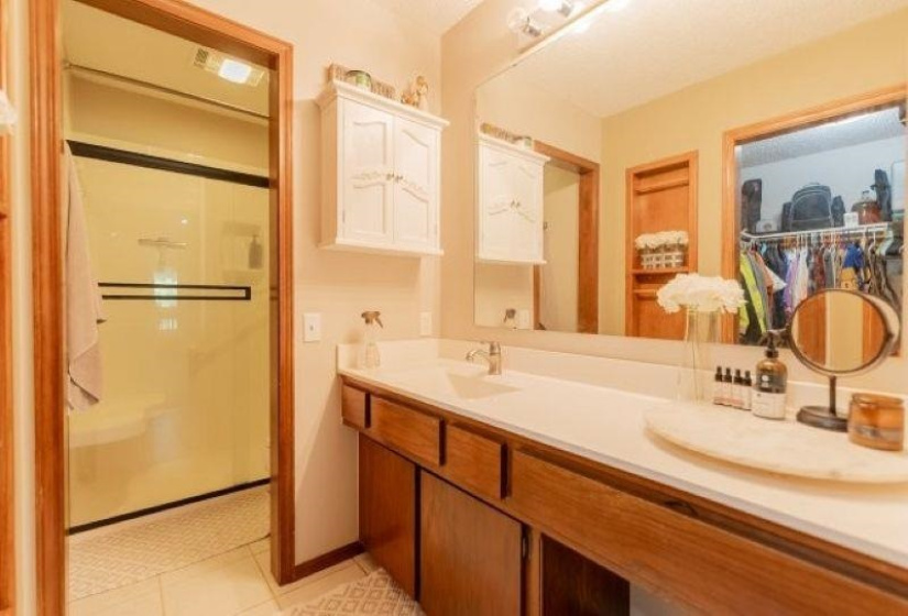 4 Bedrooms Bedrooms, ,2 BathroomsBathrooms,Residential,Single Family,Noble,1,132174