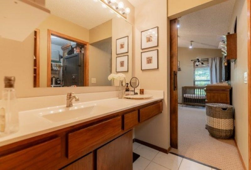 4 Bedrooms Bedrooms, ,2 BathroomsBathrooms,Residential,Single Family,Noble,1,132174