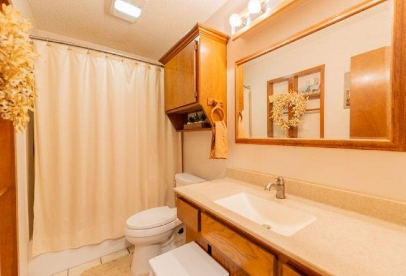 4 Bedrooms Bedrooms, ,2 BathroomsBathrooms,Residential,Single Family,Noble,1,132174