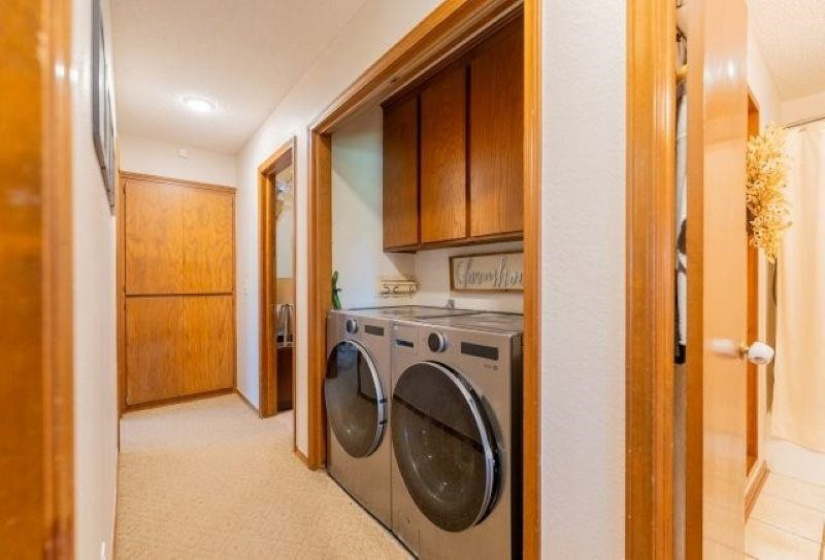 4 Bedrooms Bedrooms, ,2 BathroomsBathrooms,Residential,Single Family,Noble,1,132174