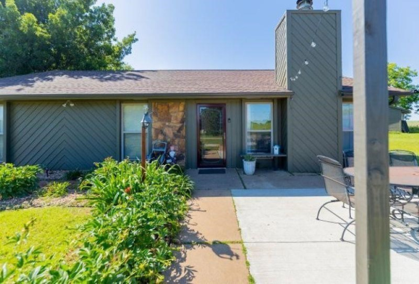 4 Bedrooms Bedrooms, ,2 BathroomsBathrooms,Residential,Single Family,Noble,1,132174