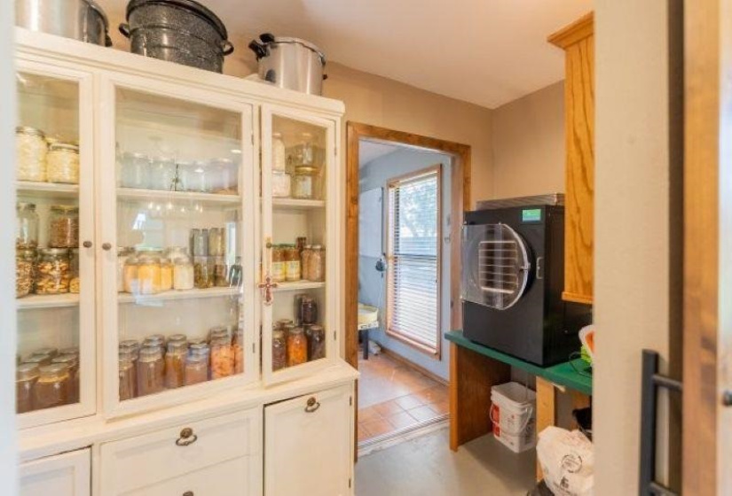 4 Bedrooms Bedrooms, ,2 BathroomsBathrooms,Residential,Single Family,Noble,1,132174