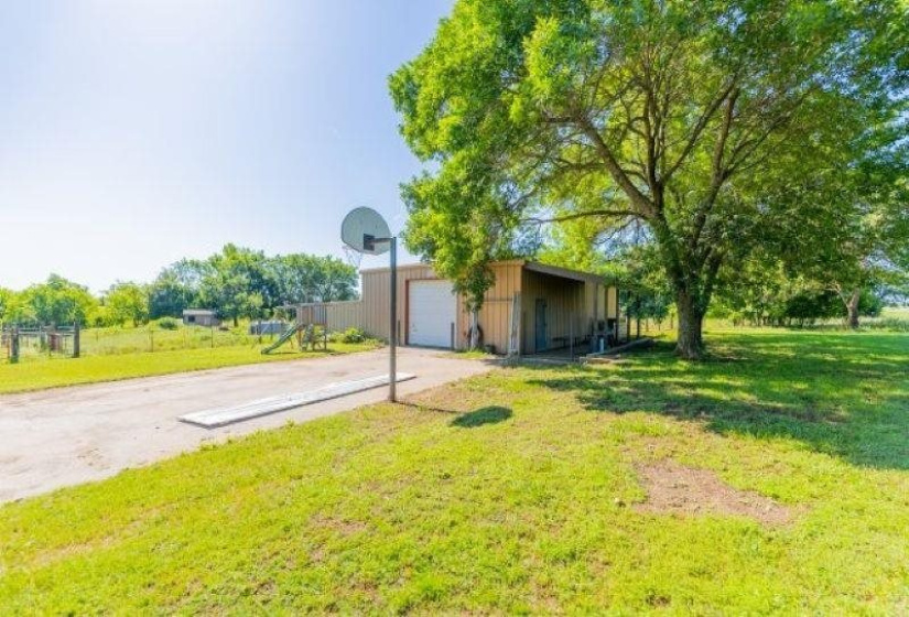 4 Bedrooms Bedrooms, ,2 BathroomsBathrooms,Residential,Single Family,Noble,1,132174