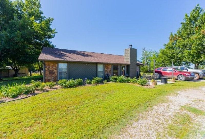 4 Bedrooms Bedrooms, ,2 BathroomsBathrooms,Residential,Single Family,Noble,1,132174