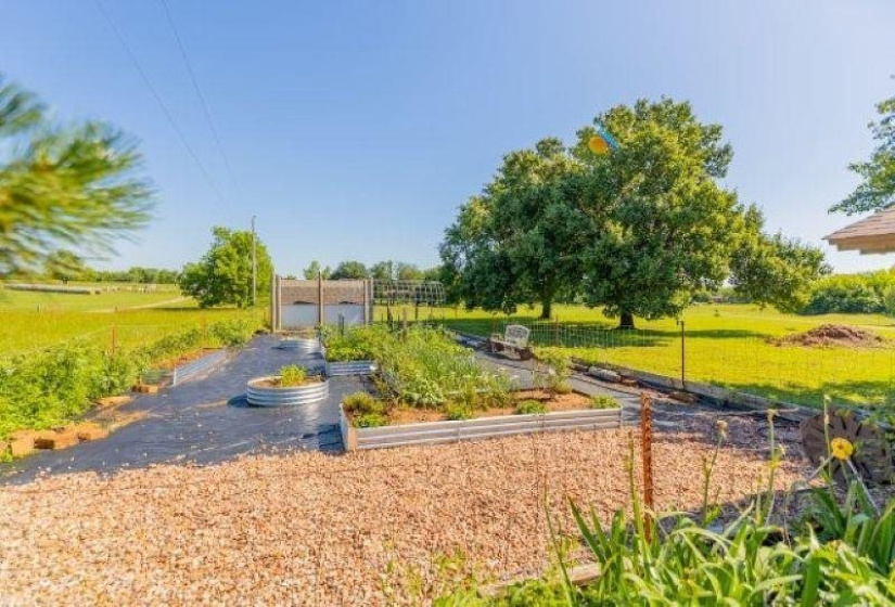 4 Bedrooms Bedrooms, ,2 BathroomsBathrooms,Residential,Single Family,Noble,1,132174
