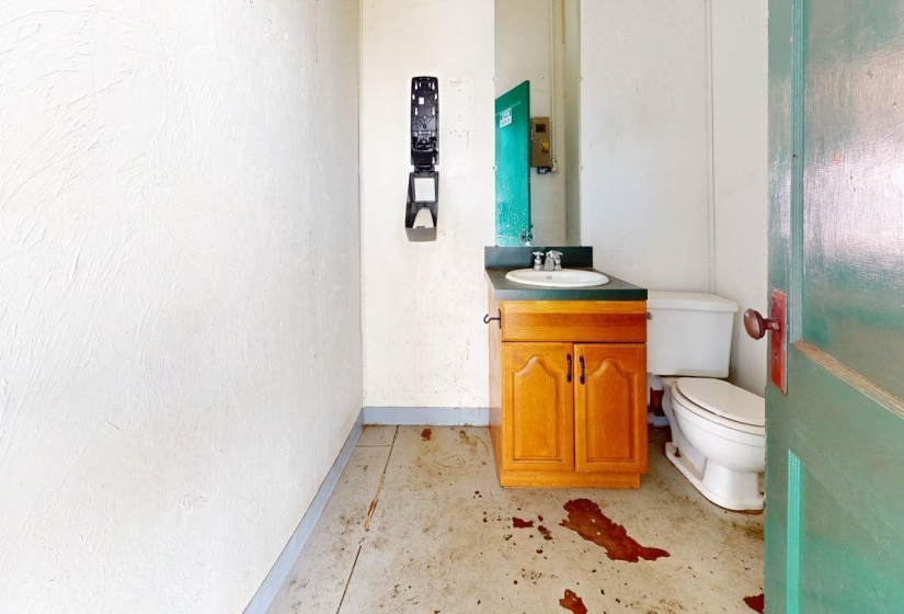 21 BathroomsBathrooms,Commercial/industrial,Commercial,7th,2,132223