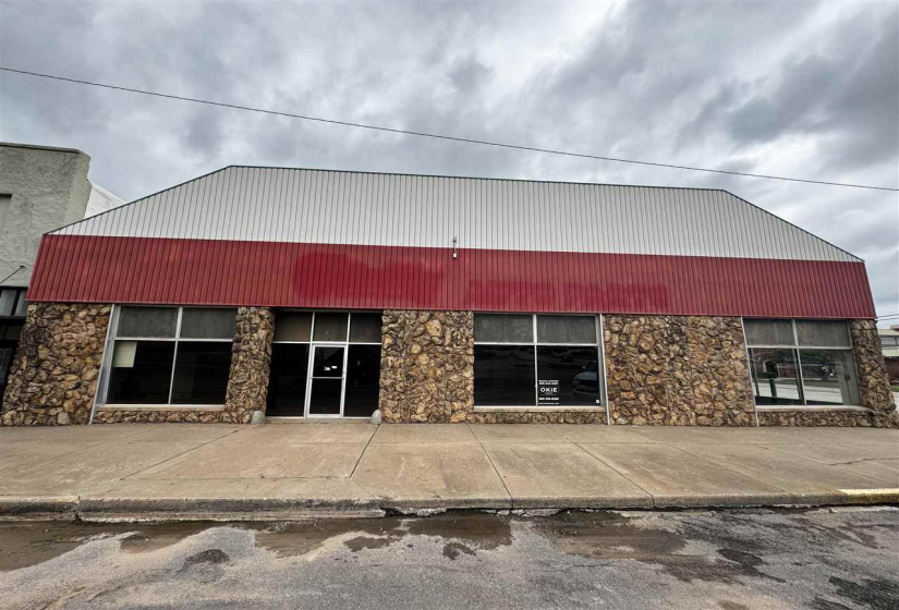 21 BathroomsBathrooms,Commercial/industrial,Commercial,7th,2,132223