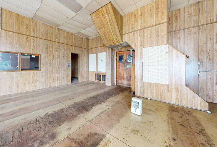 21 BathroomsBathrooms,Commercial/industrial,Commercial,7th,2,132223