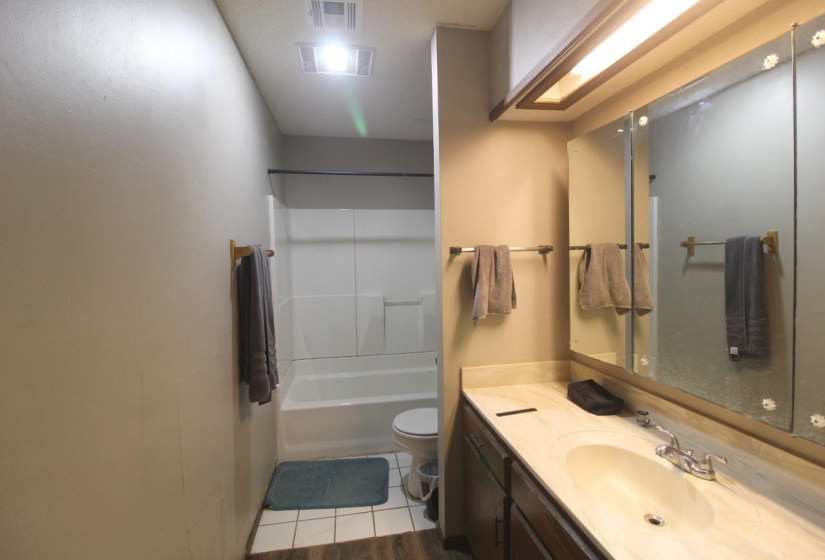 3 BathroomsBathrooms,Multi-family,Duplex,Hillside,1,131825