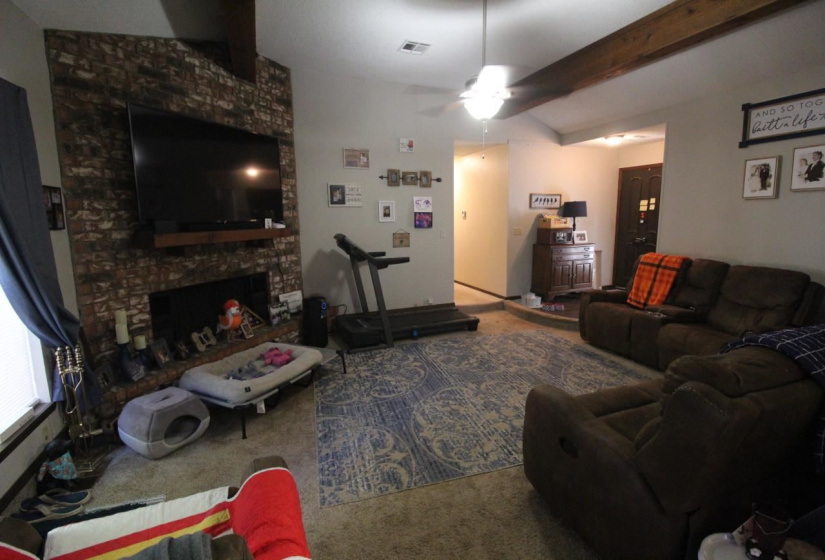 3 BathroomsBathrooms,Multi-family,Duplex,Hillside,1,131825