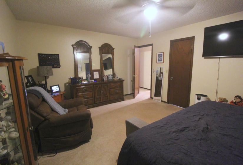 3 BathroomsBathrooms,Multi-family,Duplex,Hillside,1,131825