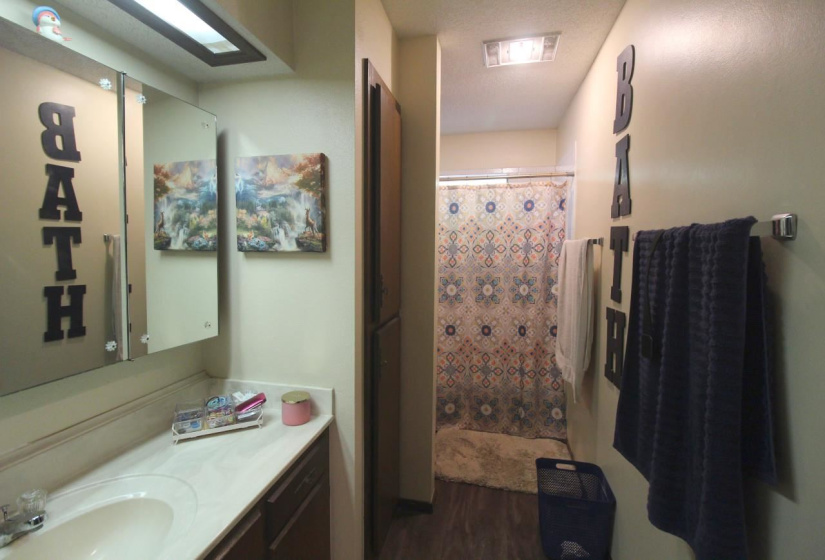 3 BathroomsBathrooms,Multi-family,Duplex,Hillside,1,131825