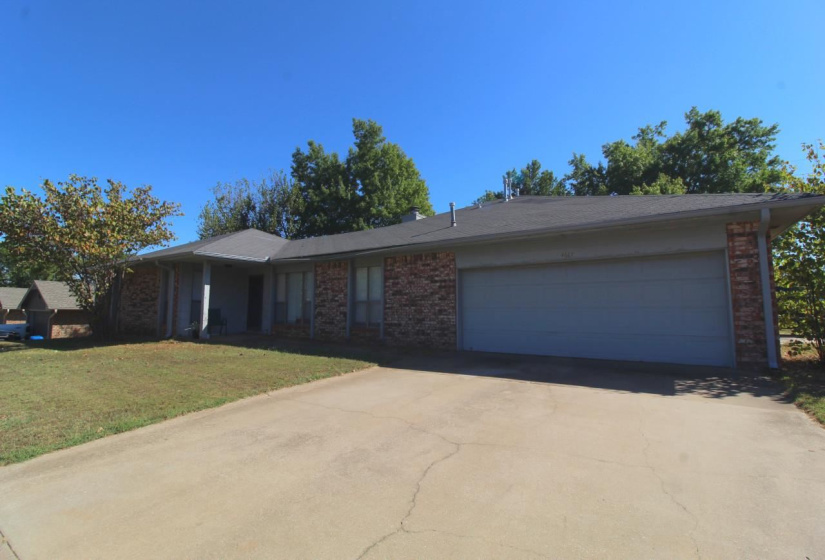 3 BathroomsBathrooms,Multi-family,Duplex,Hillside,1,131825