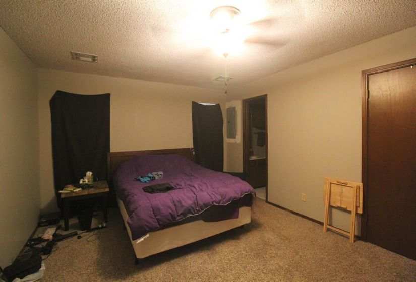 3 BathroomsBathrooms,Multi-family,Duplex,Hillside,1,131825