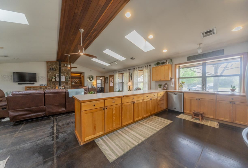 3 Bedrooms Bedrooms, ,3 BathroomsBathrooms,Residential,Single Family,Amanda,1,132238