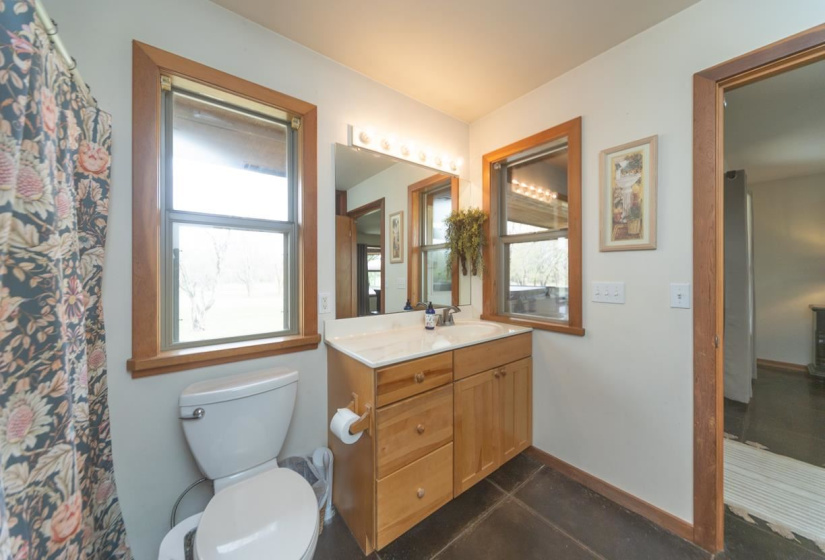 3 Bedrooms Bedrooms, ,3 BathroomsBathrooms,Residential,Single Family,Amanda,1,132238