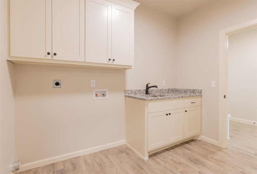 4 Bedrooms Bedrooms, ,2 BathroomsBathrooms,Residential,Single Family,Moreland,1,132243
