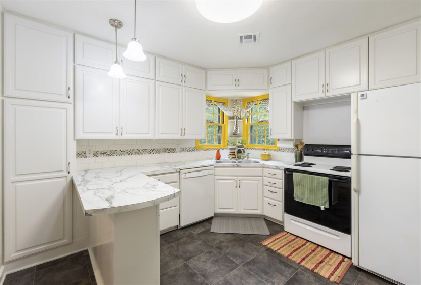 3 Bedrooms Bedrooms, ,2 BathroomsBathrooms,Residential,Single Family,Walnut,1.5,132242