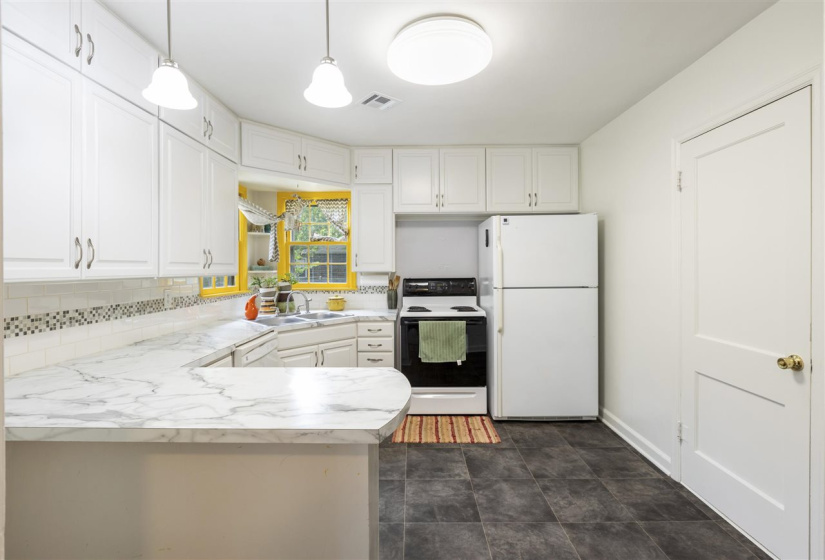 3 Bedrooms Bedrooms, ,2 BathroomsBathrooms,Residential,Single Family,Walnut,1.5,132242