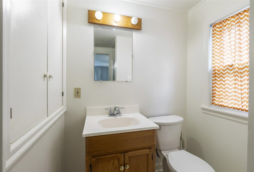 3 Bedrooms Bedrooms, ,2 BathroomsBathrooms,Residential,Single Family,Walnut,1.5,132242