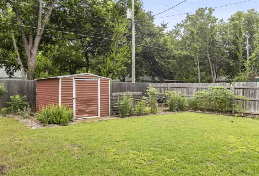 3 Bedrooms Bedrooms, ,2 BathroomsBathrooms,Residential,Single Family,Walnut,1.5,132242