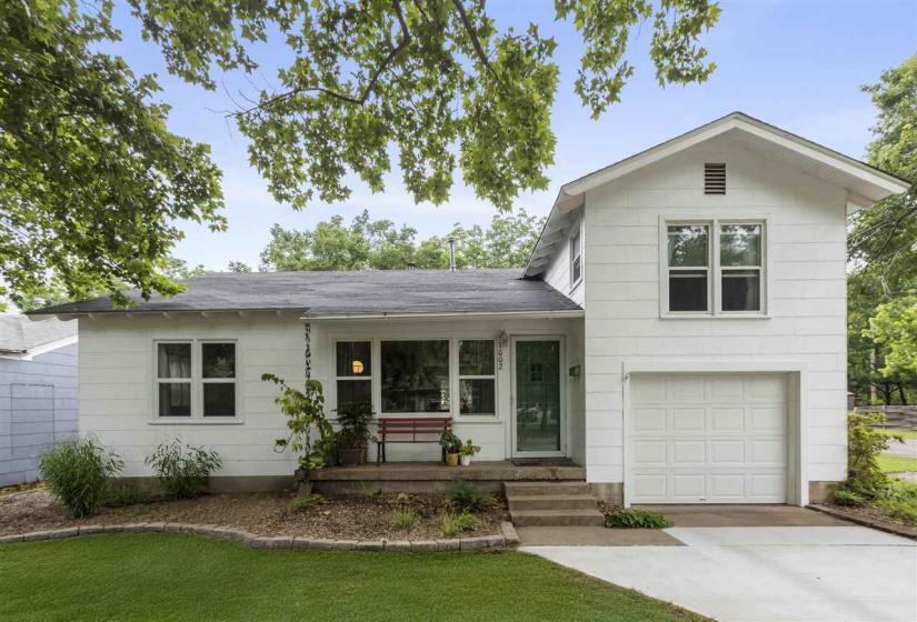 3 Bedrooms Bedrooms, ,2 BathroomsBathrooms,Residential,Single Family,Walnut,1.5,132242