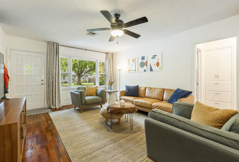 3 Bedrooms Bedrooms, ,2 BathroomsBathrooms,Residential,Single Family,Walnut,1.5,132242