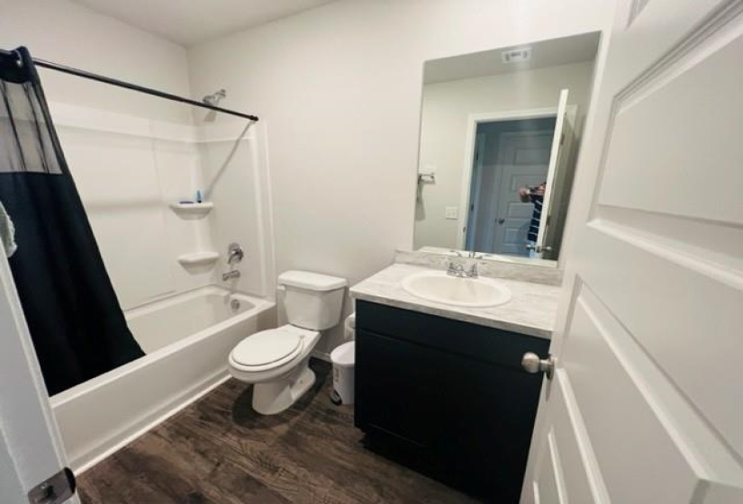 3 Bedrooms Bedrooms, ,2 BathroomsBathrooms,Residential,Single Family,2nd,1,132244