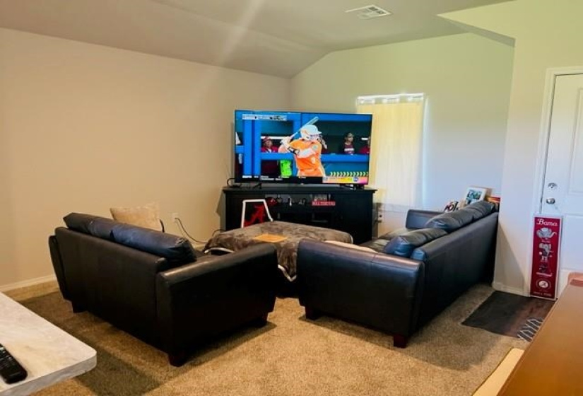 3 Bedrooms Bedrooms, ,2 BathroomsBathrooms,Residential,Single Family,2nd,1,132244