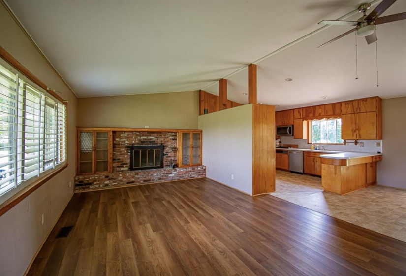 3 Bedrooms Bedrooms, ,2 BathroomsBathrooms,Residential,Single Family,McElroy,1,132245