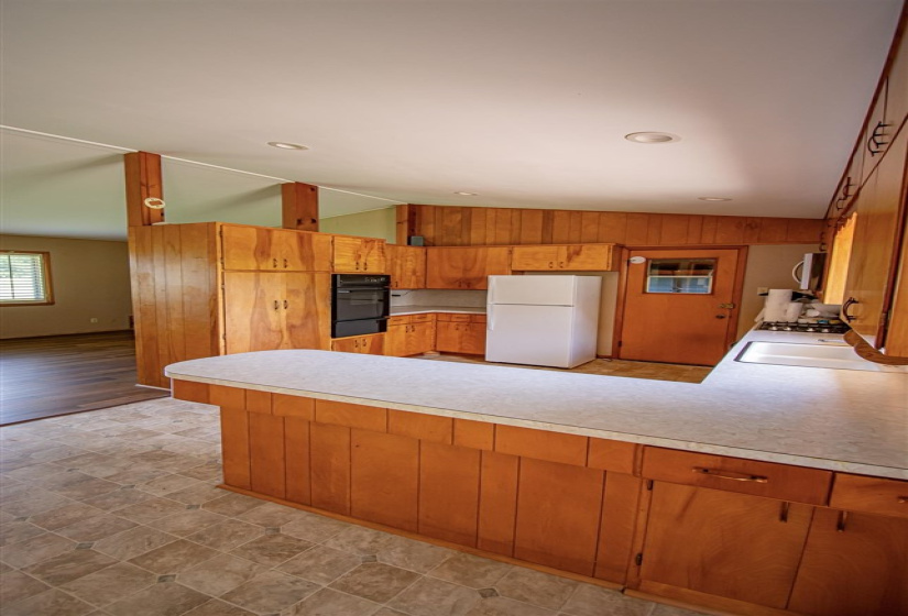 3 Bedrooms Bedrooms, ,2 BathroomsBathrooms,Residential,Single Family,McElroy,1,132245