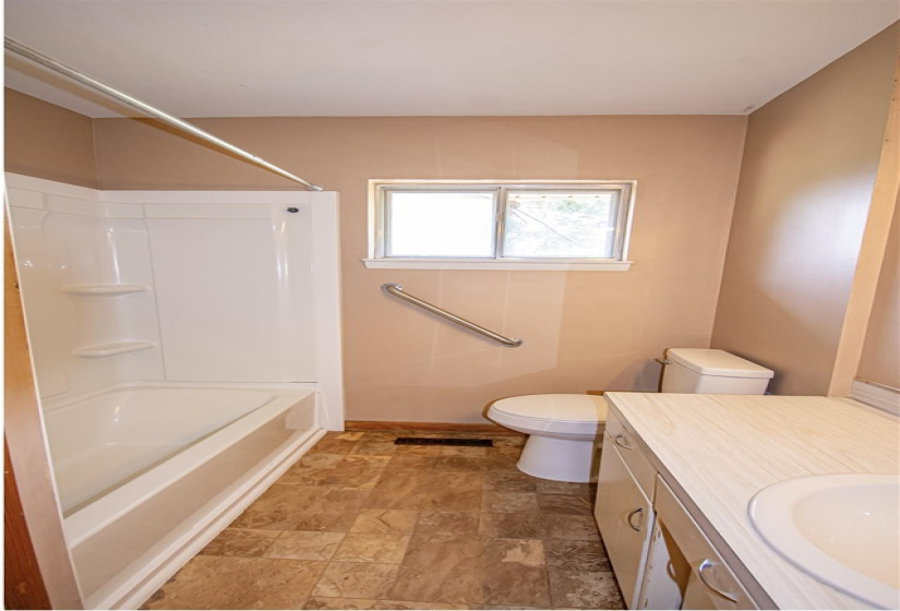 3 Bedrooms Bedrooms, ,2 BathroomsBathrooms,Residential,Single Family,McElroy,1,132245