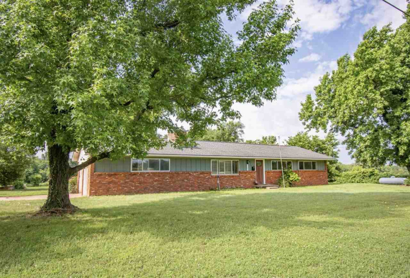 3 Bedrooms Bedrooms, ,2 BathroomsBathrooms,Residential,Single Family,McElroy,1,132245
