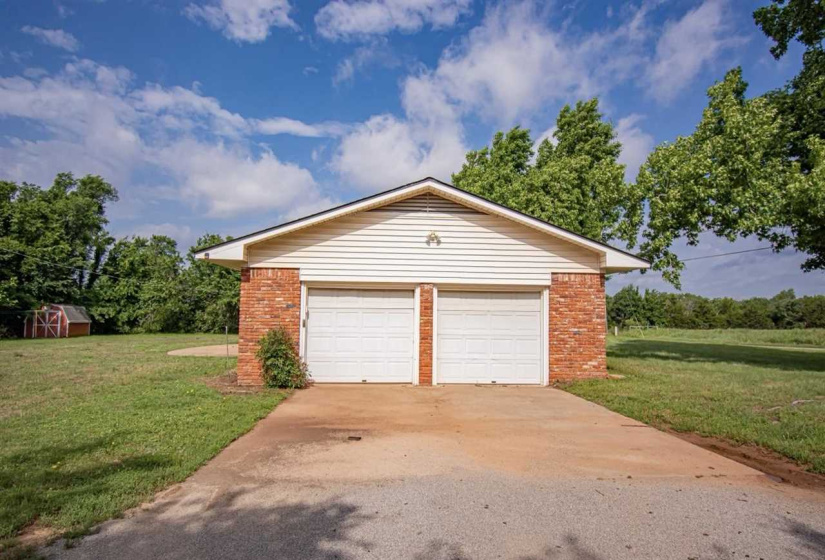 3 Bedrooms Bedrooms, ,2 BathroomsBathrooms,Residential,Single Family,McElroy,1,132245