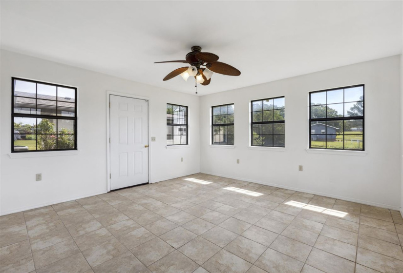 4 Bedrooms Bedrooms, ,2 BathroomsBathrooms,Residential,Single Family,Reeves Rd,1,132252