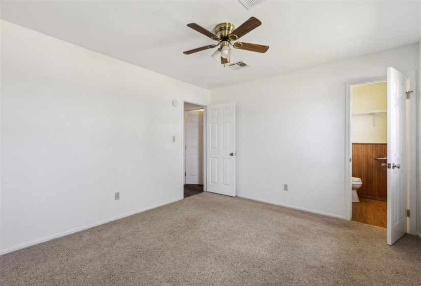 4 Bedrooms Bedrooms, ,2 BathroomsBathrooms,Residential,Single Family,Reeves Rd,1,132252