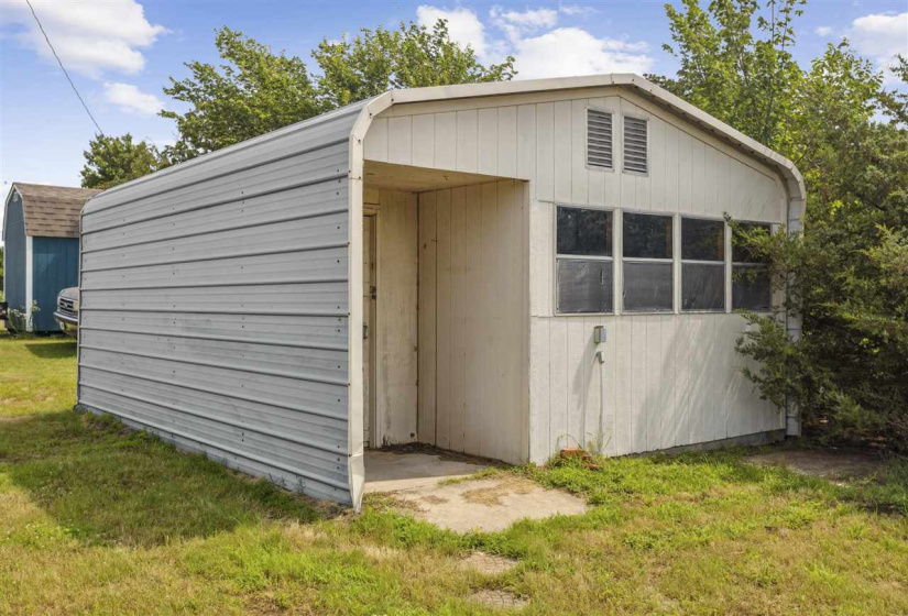 4 Bedrooms Bedrooms, ,2 BathroomsBathrooms,Residential,Single Family,Reeves Rd,1,132252