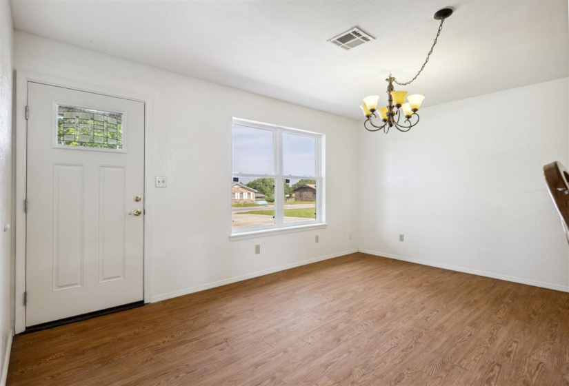 4 Bedrooms Bedrooms, ,2 BathroomsBathrooms,Residential,Single Family,Reeves Rd,1,132252