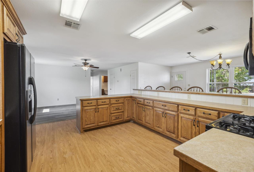 4 Bedrooms Bedrooms, ,2 BathroomsBathrooms,Residential,Single Family,Reeves Rd,1,132252