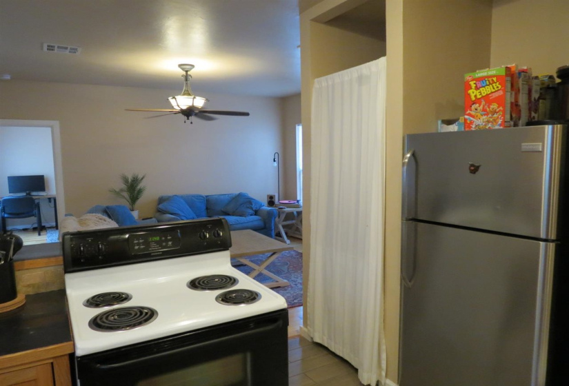 1 Bedroom Bedrooms, 0 ,1 BathroomBathrooms,Residential,Single Family,Lowry,1,132261
