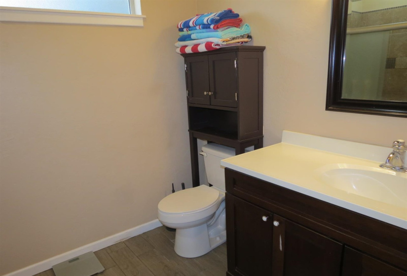 1 Bedroom Bedrooms, 0 ,1 BathroomBathrooms,Residential,Single Family,Lowry,1,132261