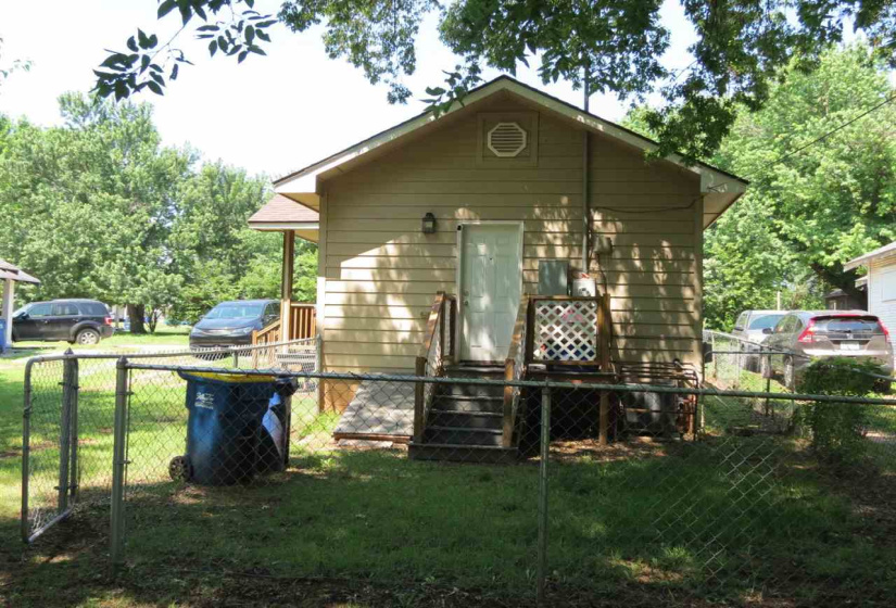 1 Bedroom Bedrooms, 0 ,1 BathroomBathrooms,Residential,Single Family,Lowry,1,132261