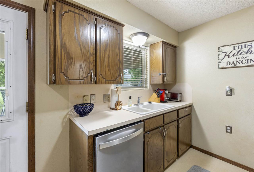 3 Bedrooms Bedrooms, 0 ,1 BathroomBathrooms,Residential,Single Family,Brooke,1,132264